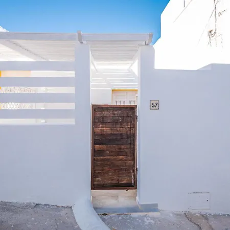 Casa Amarilla