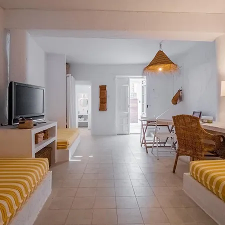 Casa Amarilla * San José